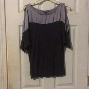 ❤️ Cold shoulder Express top!